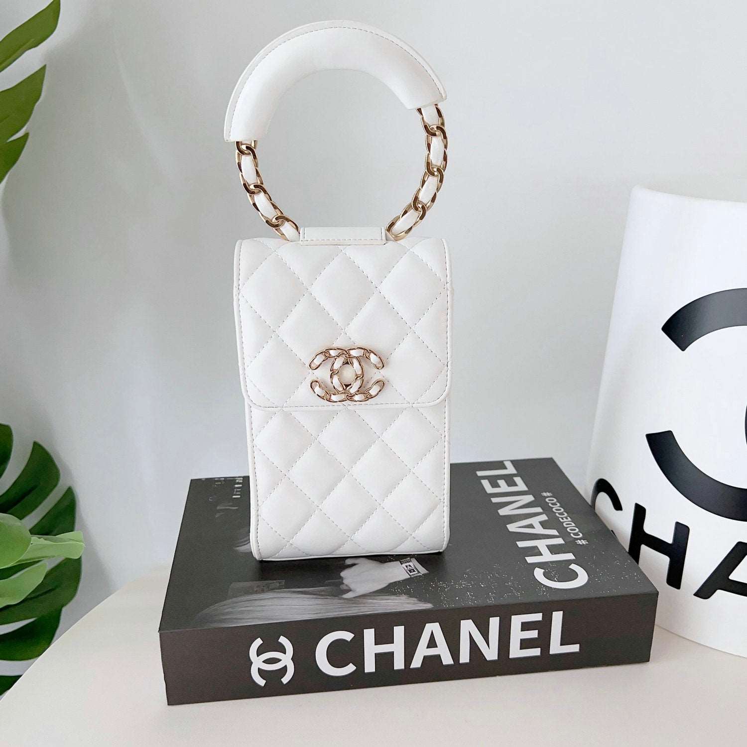 Fresh Ring Chain Phone Bag