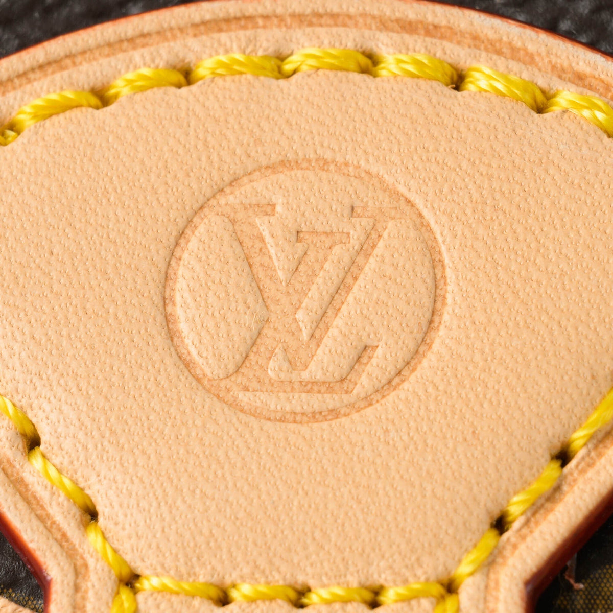 Luxurious Designer Leather Handbag with Gold Chain Details